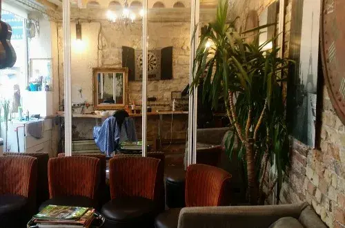 Barbier coiffeur la main d'or